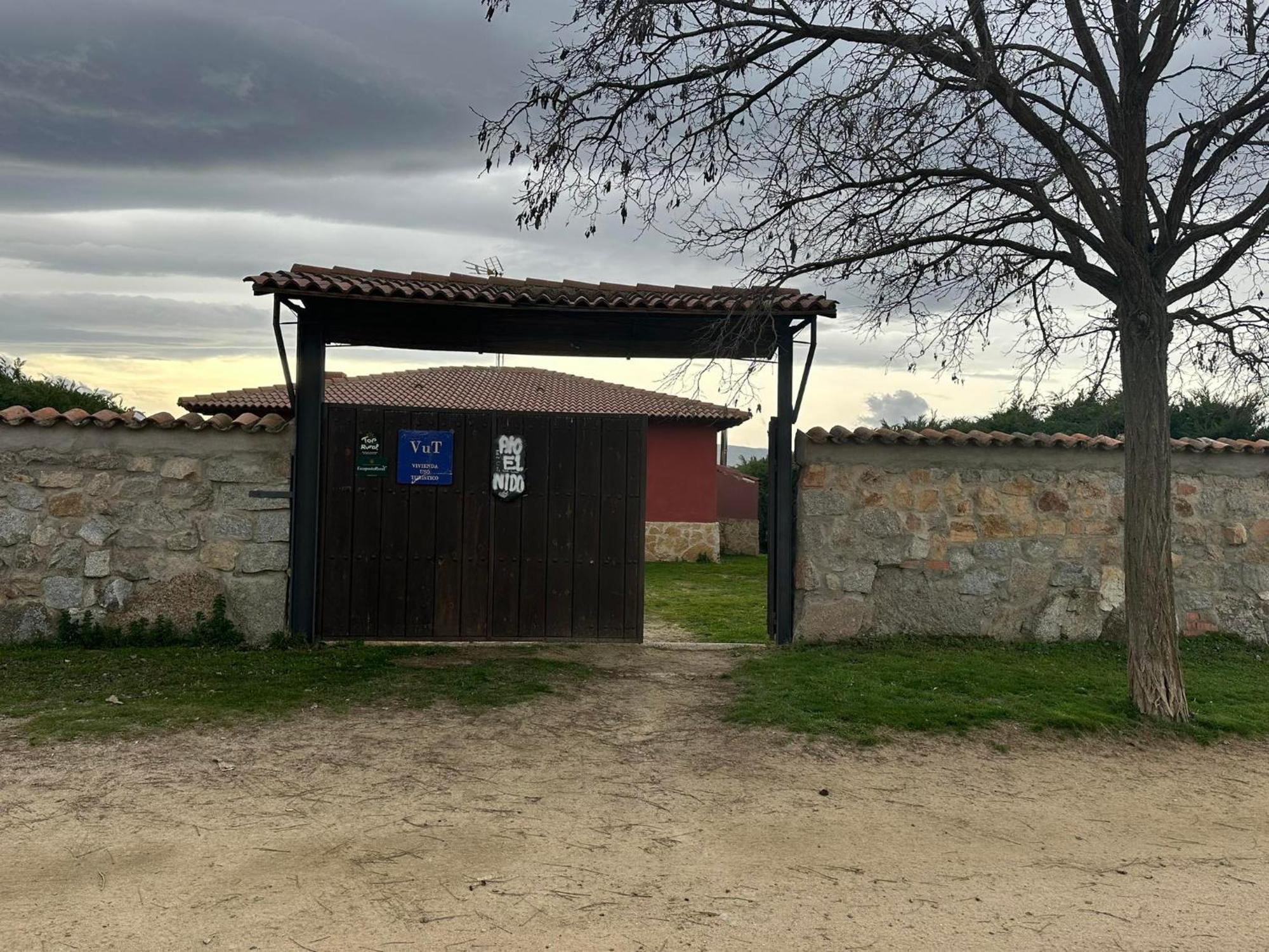 Vivienda De Uso Turistico El Nido La Serrada Exterior foto